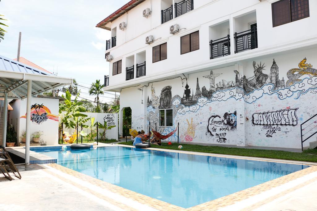 Pool Party Hostel Siem Reap Exterior foto